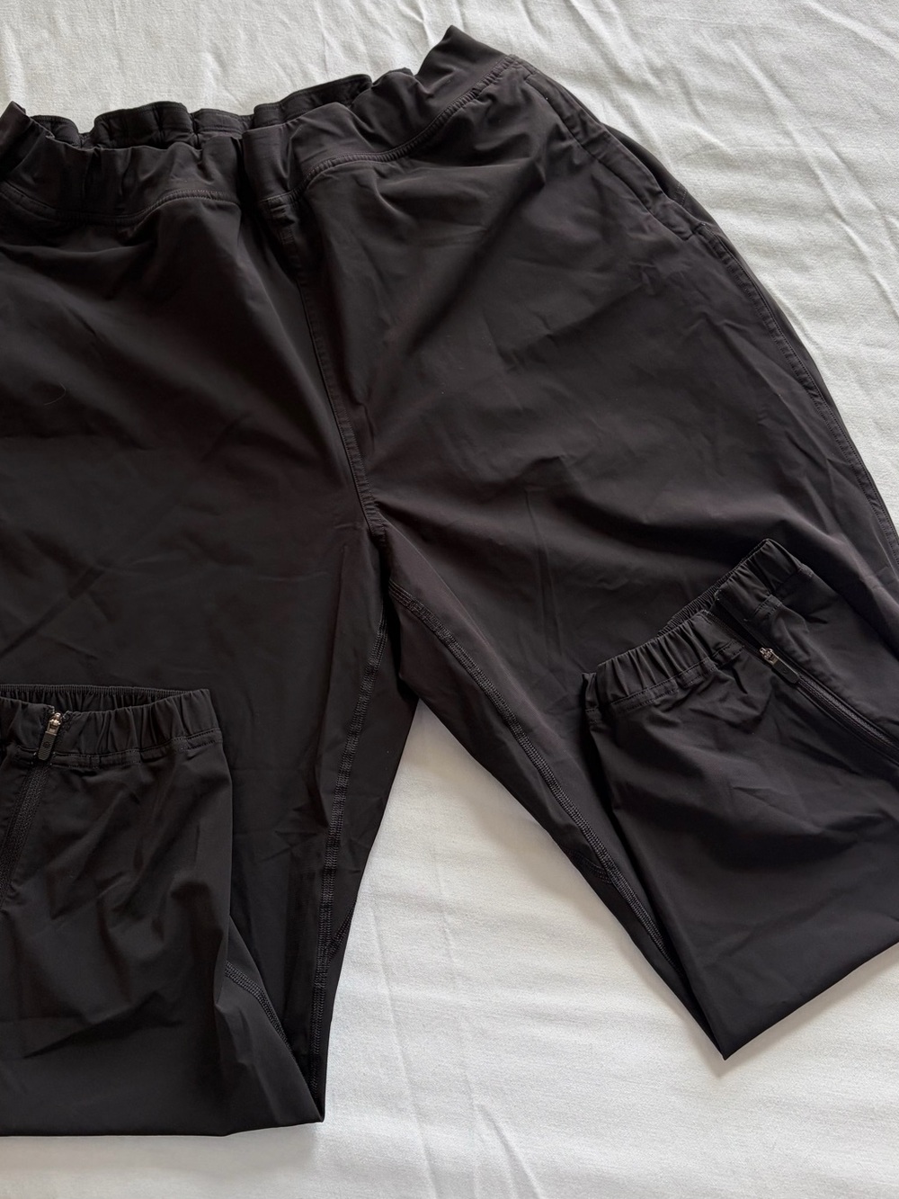 Women’s LuluLemon Adapted State HR Jogger pants - cropped Size 12